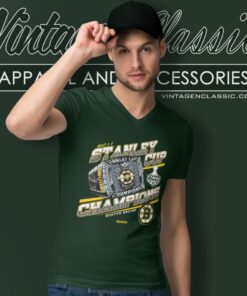 2011 Boston Bruins Stanley Cup Finals Champions Diamond Ring V Neck TShirt