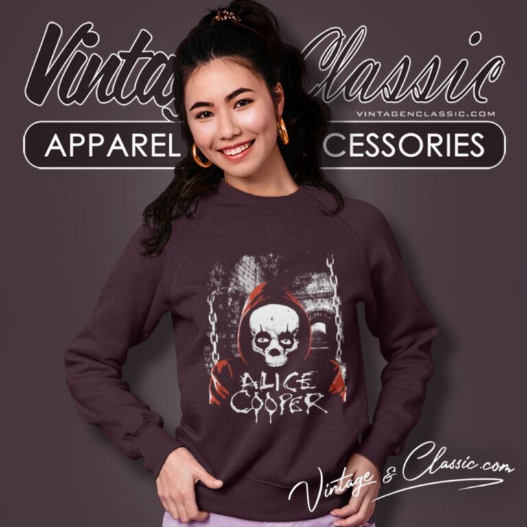 Alice Cooper Skull Retro Graphic Sweatshirt 1 Alice Cooper Skull Retro Graphic Sweatshirt 1