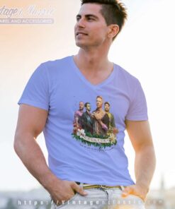 And You Give Me This Feeling This Everglow , Coldplay Tour Shirt 4 And You Give Me This Feeling This Everglow Coldplay Tour V Neck TShirt