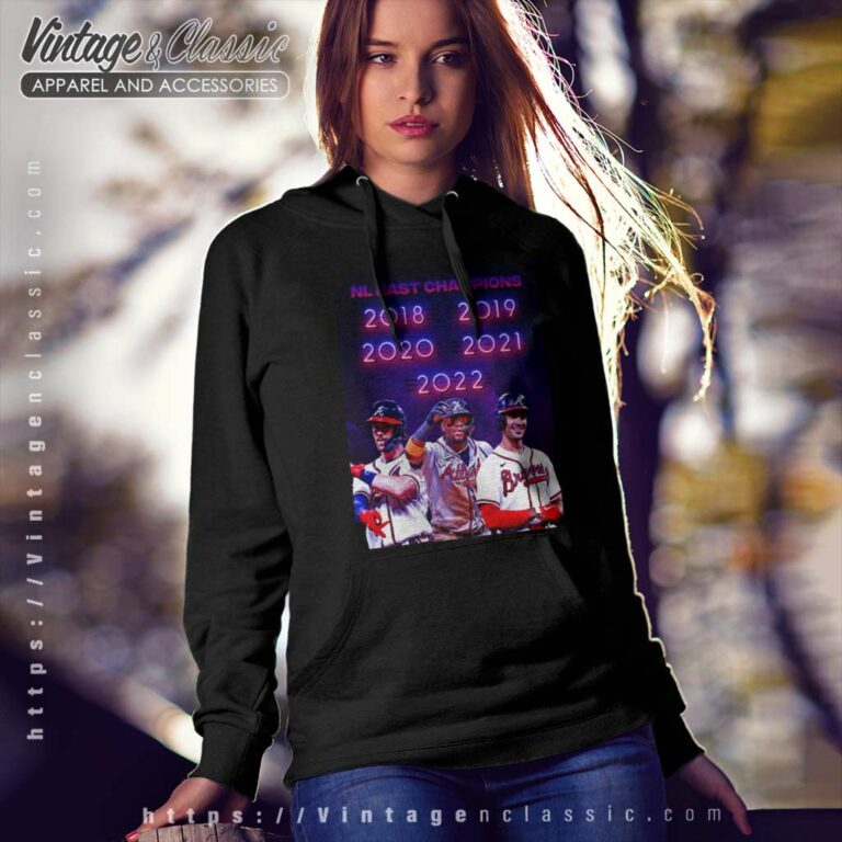 Atlanta Braves Nl East Champions Back To Back 2018 22 Hoodie Atlanta Braves Nl East Champions Back To Back 2018 22 Hoodie