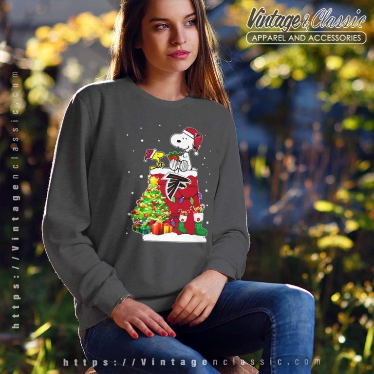 Atlanta Falcons Snoopy And Woodstock Christmas Sweatshirt Atlanta Falcons Snoopy And Woodstock Christmas Sweatshirt