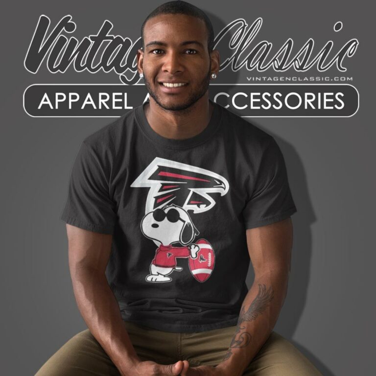 Atlanta Falcons Snoopy Dog Peanuts T Shirt Atlanta Falcons Snoopy Dog Peanuts T Shirt