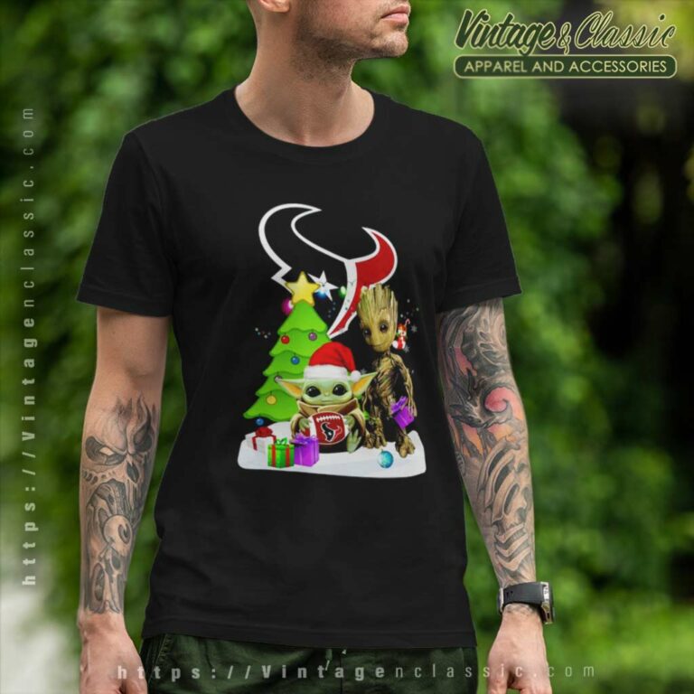 Baby Yoda Hug And Santa Bigfoot Houston Texans Snow Christmas Tree T Shirt Baby Yoda Hug And Santa Bigfoot Houston Texans Snow Christmas Tree T Shirt