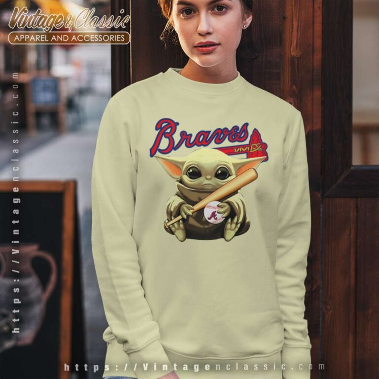 Baby Yoda Hug Atlanta Braves Sweatshirt Baby Yoda Hug Atlanta Braves Sweatshirt