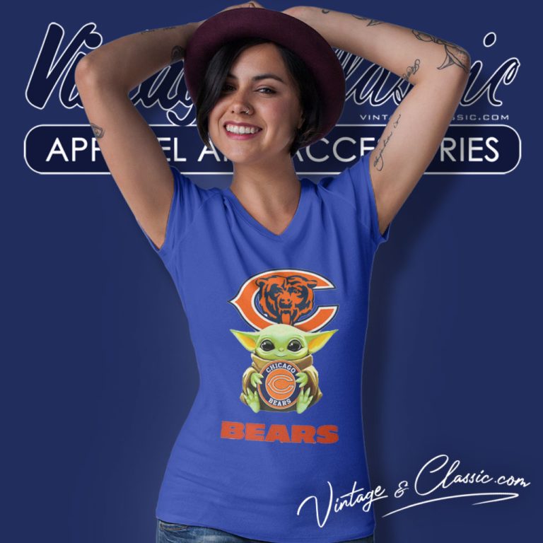 Baby Yoda Hug Chicago Bears Logo V Neck TShirt Baby Yoda Hug Chicago Bears Logo V Neck TShirt