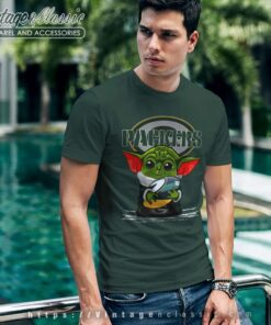 Baby Yoda Hug Green Bay Packers T Shirt