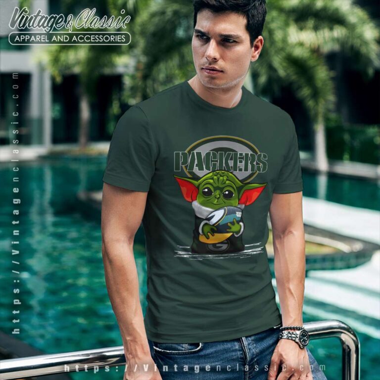 Baby Yoda Hug Green Bay Packers T Shirt Baby Yoda Hug Green Bay Packers T Shirt