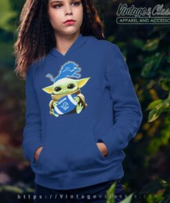 Baby Yoda Hugs Detroit Lions Hoodie