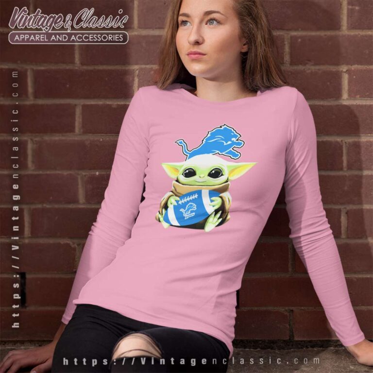 Baby Yoda Hugs Detroit Lions Long Sleeve Tee Baby Yoda Hugs Detroit Lions Long Sleeve Tee