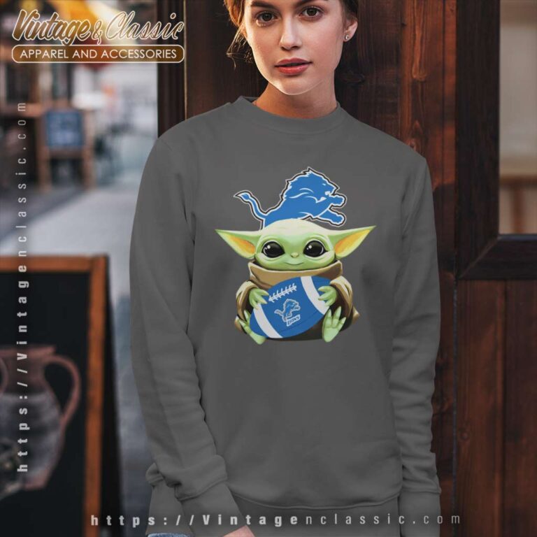 Baby Yoda Hugs Detroit Lions Sweatshirt Baby Yoda Hugs Detroit Lions Sweatshirt