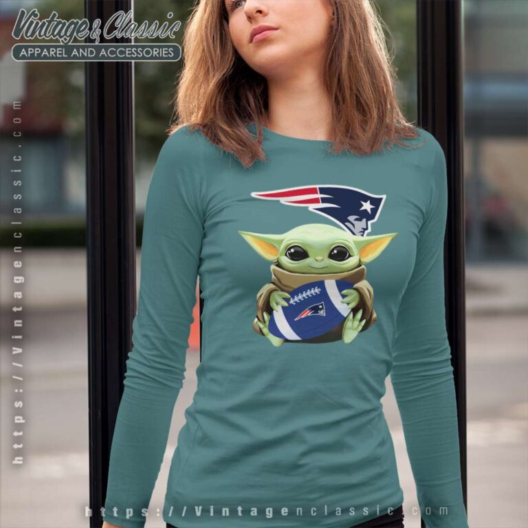 Baby Yoda Hugs New England Patriots Star Wars Long Sleeve Tee Baby Yoda Hugs New England Patriots Star Wars Long Sleeve Tee
