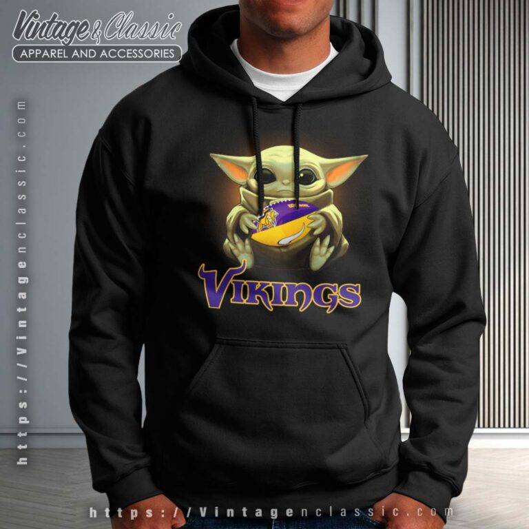 Baby Yoda hug Minnesota Vikings Hoodie Baby Yoda hug Minnesota Vikings Hoodie