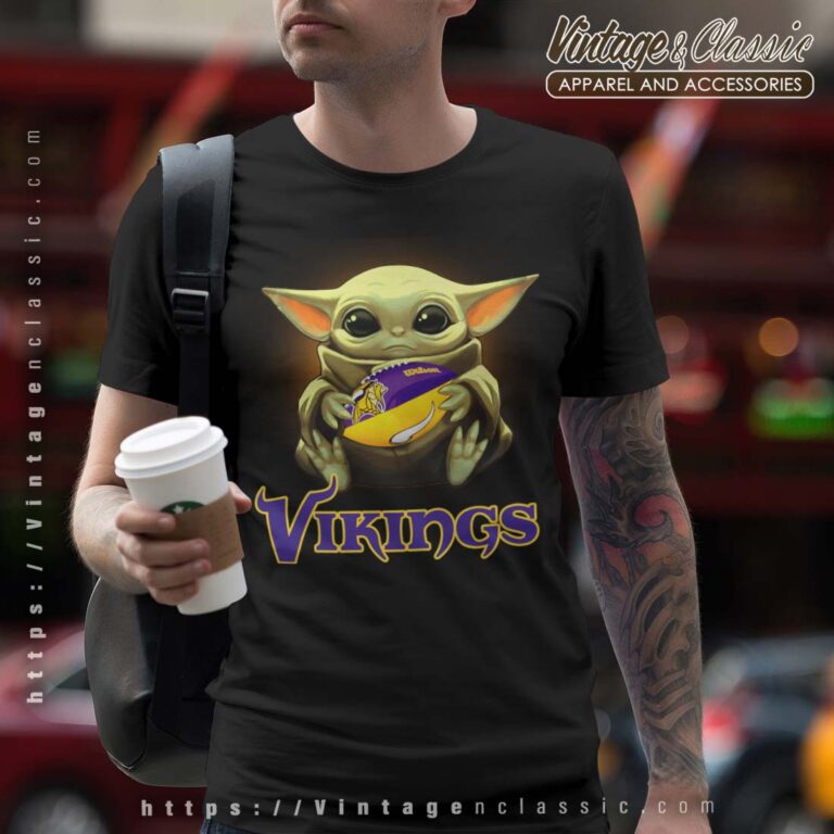 Baby Yoda hug Minnesota Vikings Men T Shirt Baby Yoda hug Minnesota Vikings Men T Shirt