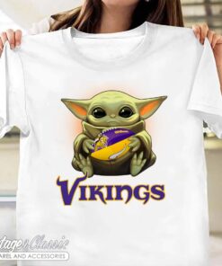 Baby Yoda hug Minnesota Vikings White Woman T Shirt