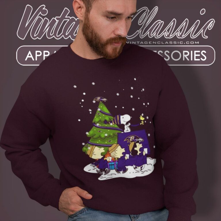 Baltimore Ravens Are Coming To Town Snoopy Christmas Sweatshirt Baltimore Ravens Are Coming To Town Snoopy Christmas Sweatshirt