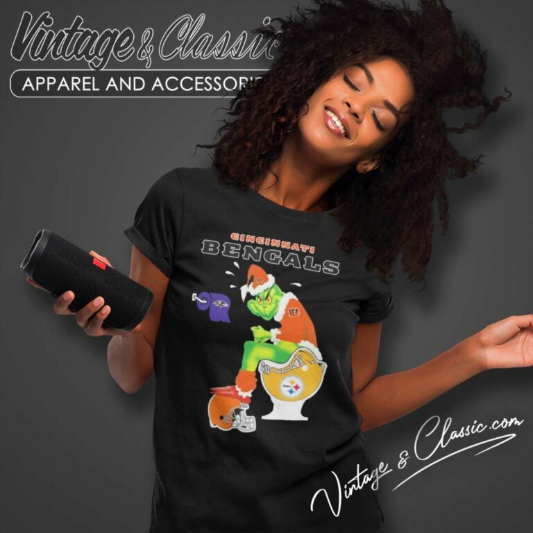 Bengals Grinch Shitting On Toilet Pittsburgh Steelers Women TShirt Bengals Grinch Shitting On Toilet Pittsburgh Steelers Women TShirt