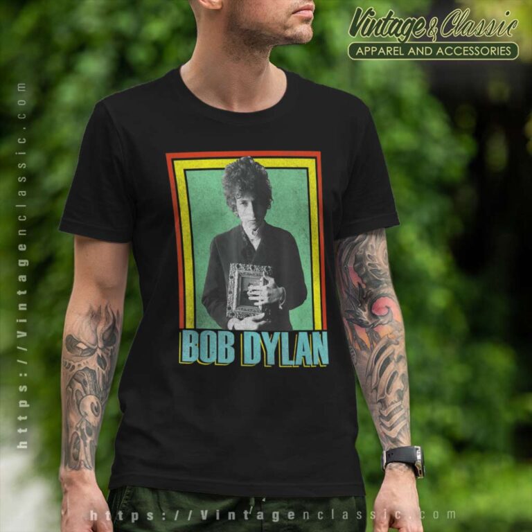 Bob Dylan Holding Picture Photo T Shirt Bob Dylan Holding Picture Photo T Shirt