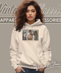 Cailee Spaeny As Priscilla Wearing The Locket Hoodie