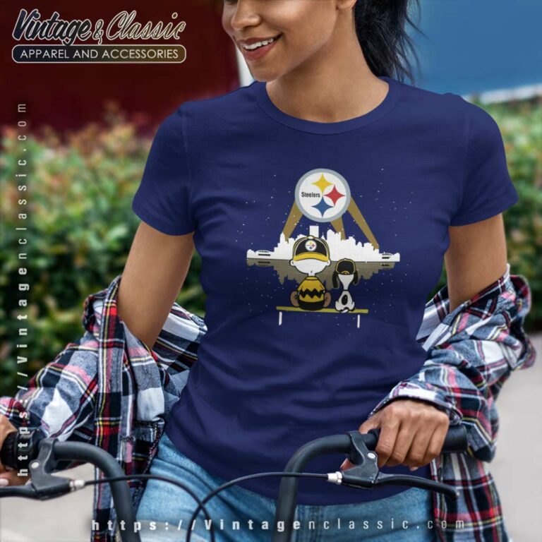 Charlie Brown And Snoopy Dog Watching City Pittsburgh Steelers Women TShirt Charlie Brown And Snoopy Dog Watching City Pittsburgh Steelers Women TShirt