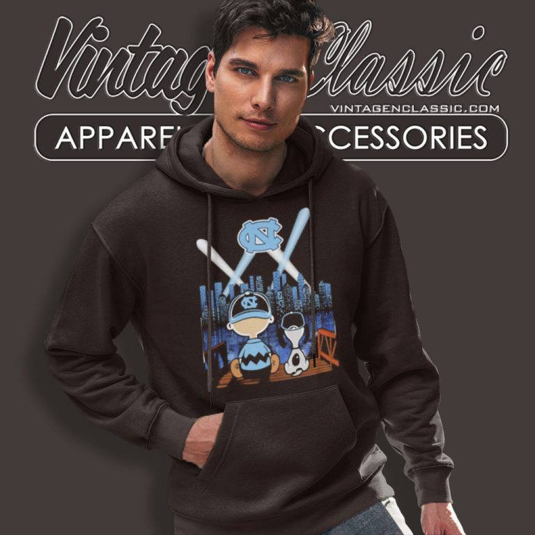 Charlie Brown And Snoopy North Carolina Baseball Hoodie Charlie Brown And Snoopy North Carolina Baseball Hoodie
