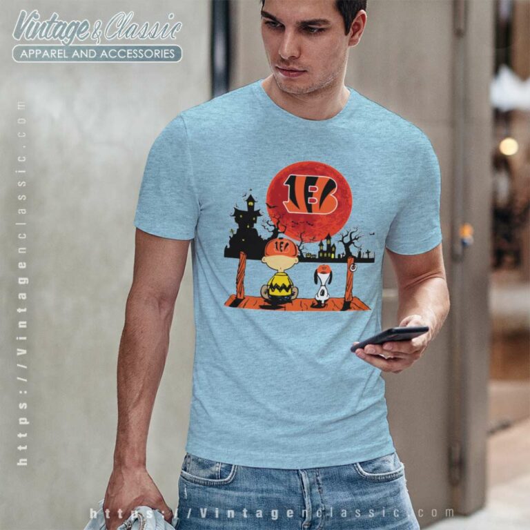 Charlie Brown And Snoopy Watching Cincinnati Bengals Halloween T Shirt Charlie Brown And Snoopy Watching Cincinnati Bengals Halloween T Shirt