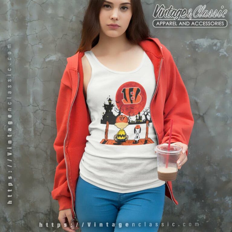 Charlie Brown And Snoopy Watching Cincinnati Bengals Halloween Tank Top Racerback Charlie Brown And Snoopy Watching Cincinnati Bengals Halloween Tank Top Racerback