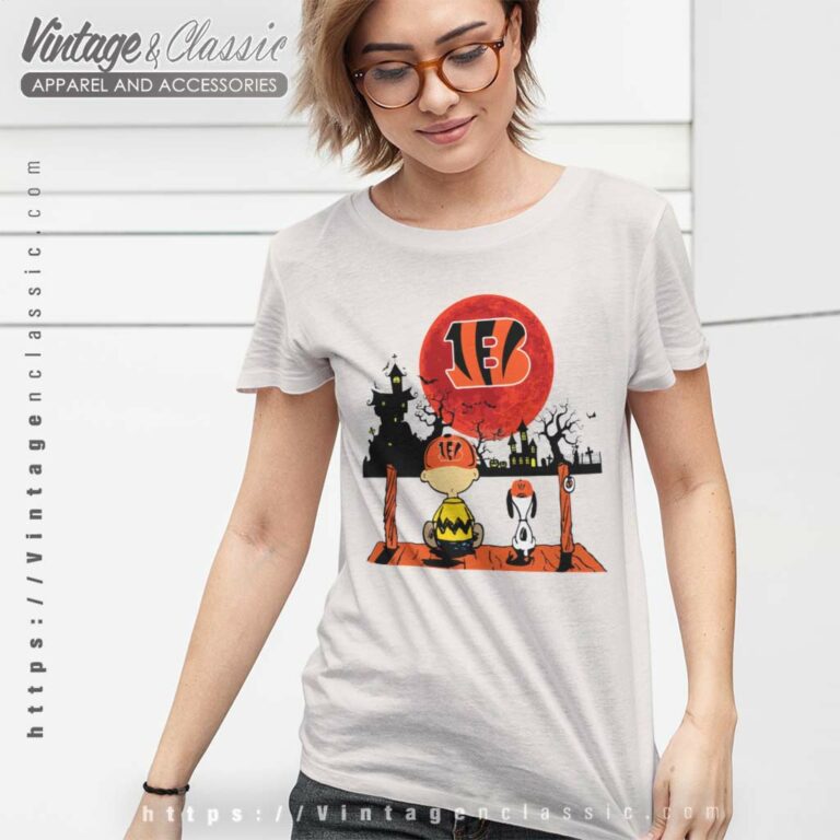 Charlie Brown And Snoopy Watching Cincinnati Bengals Halloween Women TShirt Charlie Brown And Snoopy Watching Cincinnati Bengals Halloween Women TShirt