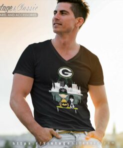 Charlie Brown Snoopy Dog Watching City Green Bay Packers V Neck TShirt