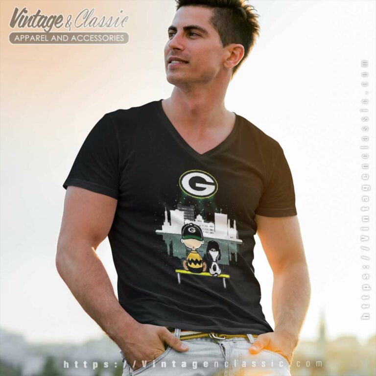 Charlie Brown Snoopy Dog Watching City Green Bay Packers V Neck TShirt Charlie Brown Snoopy Dog Watching City Green Bay Packers V Neck TShirt