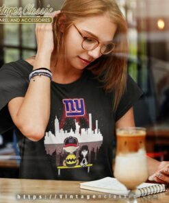 Charlie Brown Snoopy Dog Watching City New York Giants Women TShirt