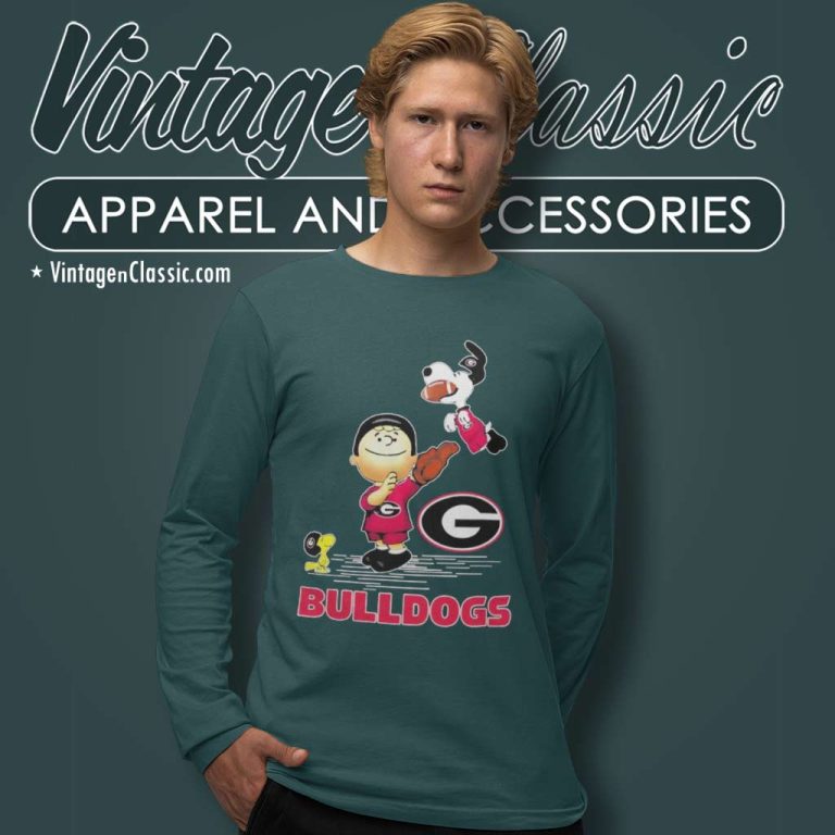 Charlie Brown Snoopy Georgia Bulldogs Christmas Long Sleeve Tee Charlie Brown Snoopy Georgia Bulldogs Christmas Long Sleeve Tee