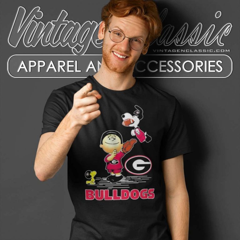 Charlie Brown Snoopy Georgia Bulldogs Christmas T Shirt Charlie Brown Snoopy Georgia Bulldogs Christmas T Shirt