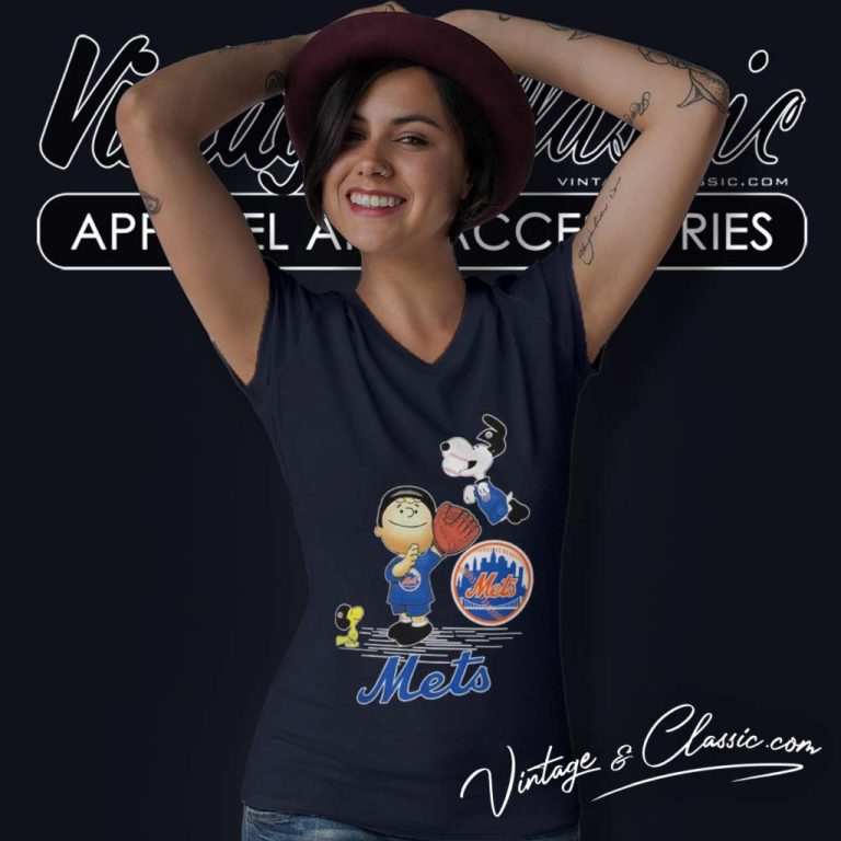 Charlie Brown Snoopy New York Mets Christmas V Neck TShirt Charlie Brown Snoopy New York Mets Christmas V Neck TShirt