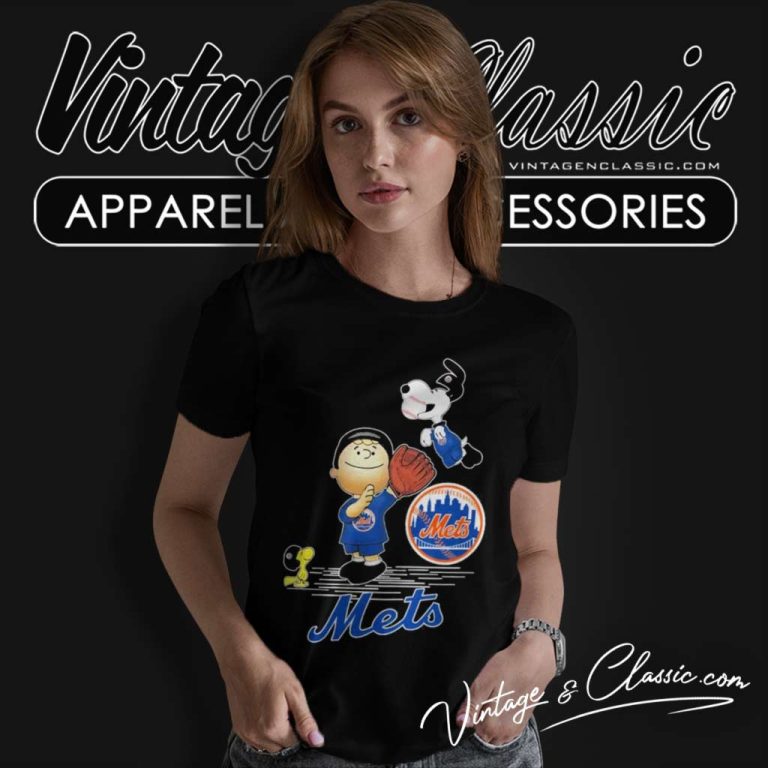 Charlie Brown Snoopy New York Mets Christmas Women TShirt Charlie Brown Snoopy New York Mets Christmas Women TShirt