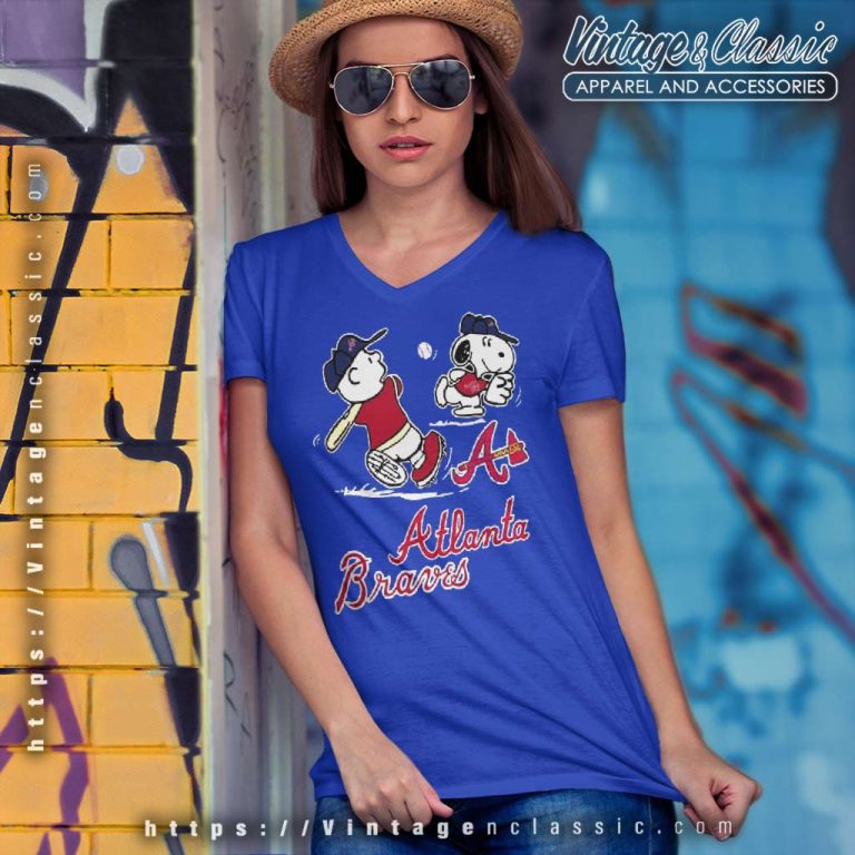 Charlie Brown Snoopy Playing Baseball Atlanta Braves V Neck TShirt Charlie Brown Snoopy Playing Baseball Atlanta Braves V Neck TShirt