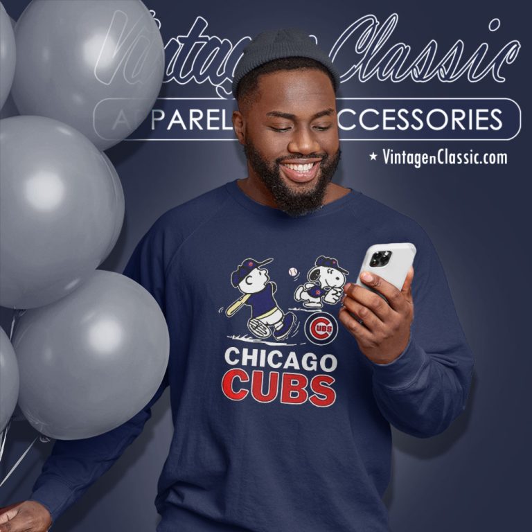 Charlie Brown Snoopy Playing Baseball Chicago Cubs Sweatshirt Charlie Brown Snoopy Playing Baseball Chicago Cubs Sweatshirt