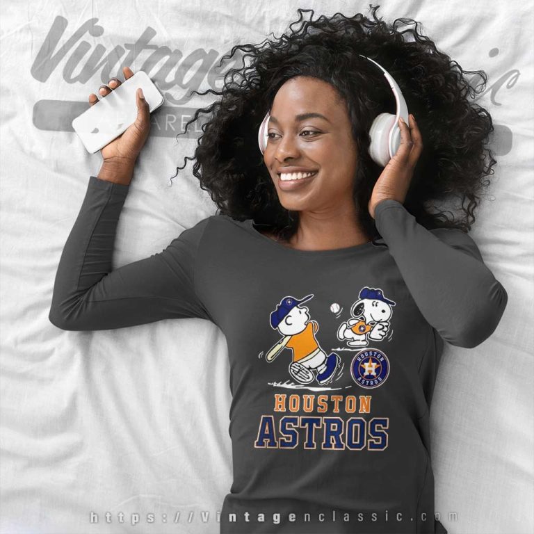 Charlie Brown Snoopy Playing Baseball Houston Astros Long Sleeve Tee Charlie Brown Snoopy Playing Baseball Houston Astros Long Sleeve Tee