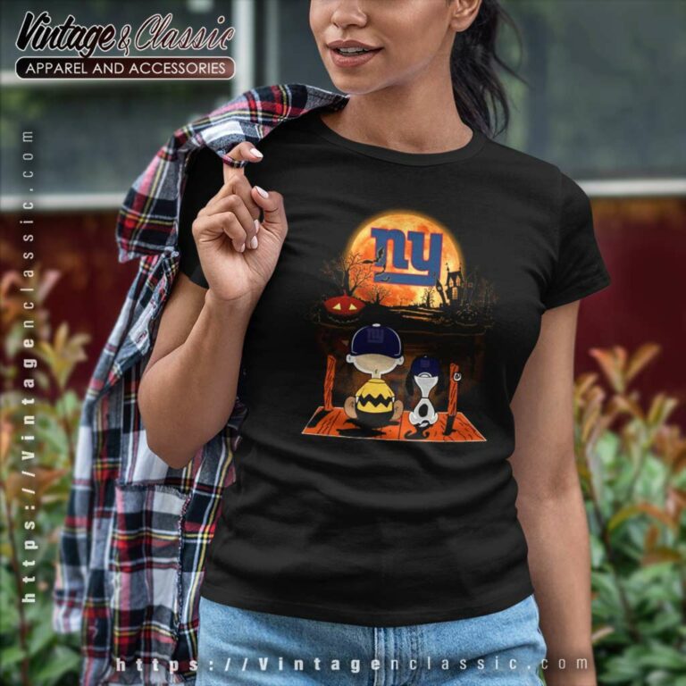 Charlie Brown Snoopy Watching New York Giants Halloween Women TShirt Charlie Brown Snoopy Watching New York Giants Halloween Women TShirt