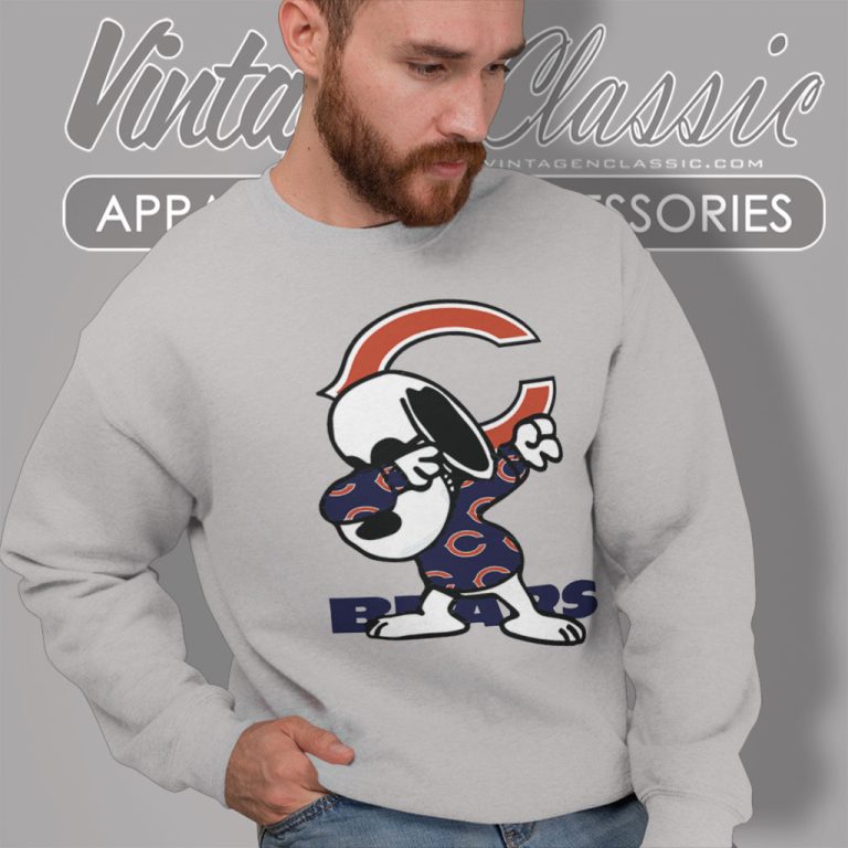 Chicago Bears Snoopy Dabbing Sweatshirt Chicago Bears Snoopy Dabbing Sweatshirt