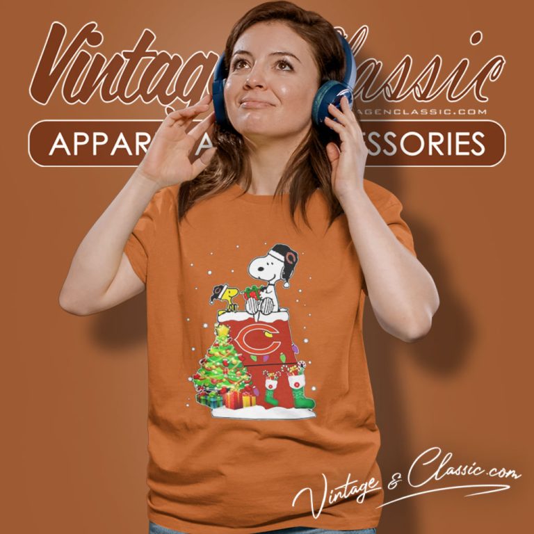 Chicago Bears Snoopy Woodstock Christmas Women T Shirt Chicago Bears Snoopy Woodstock Christmas Women T Shirt