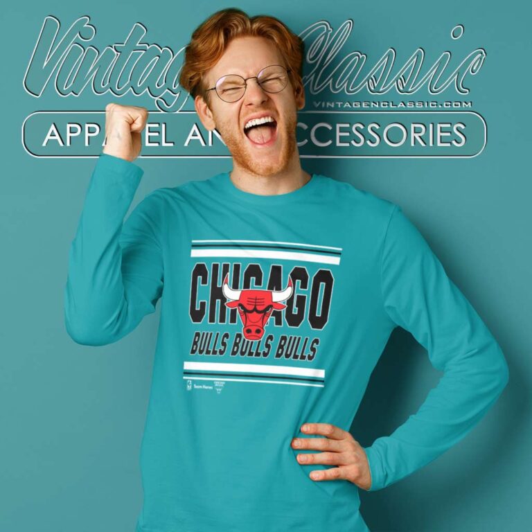 Chicago Bulls Basketball Big Logo Long Sleeve Tee Chicago Bulls Basketball Big Logo Long Sleeve Tee