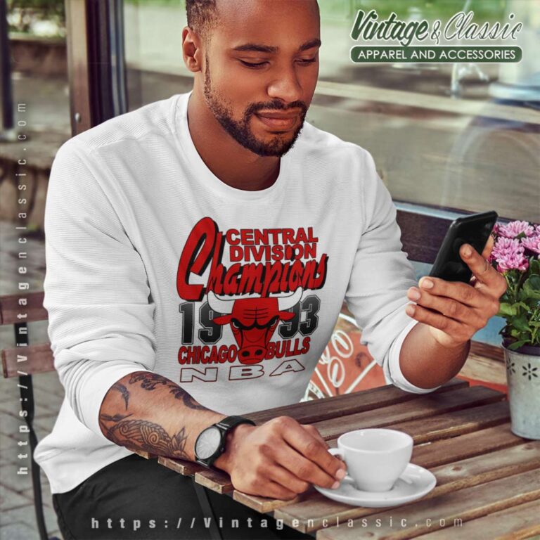 Chicago Bulls Big Logo Nba Basketball Team Champions 1993 Sweatshirt Chicago Bulls Big Logo Nba Basketball Team Champions 1993 Sweatshirt