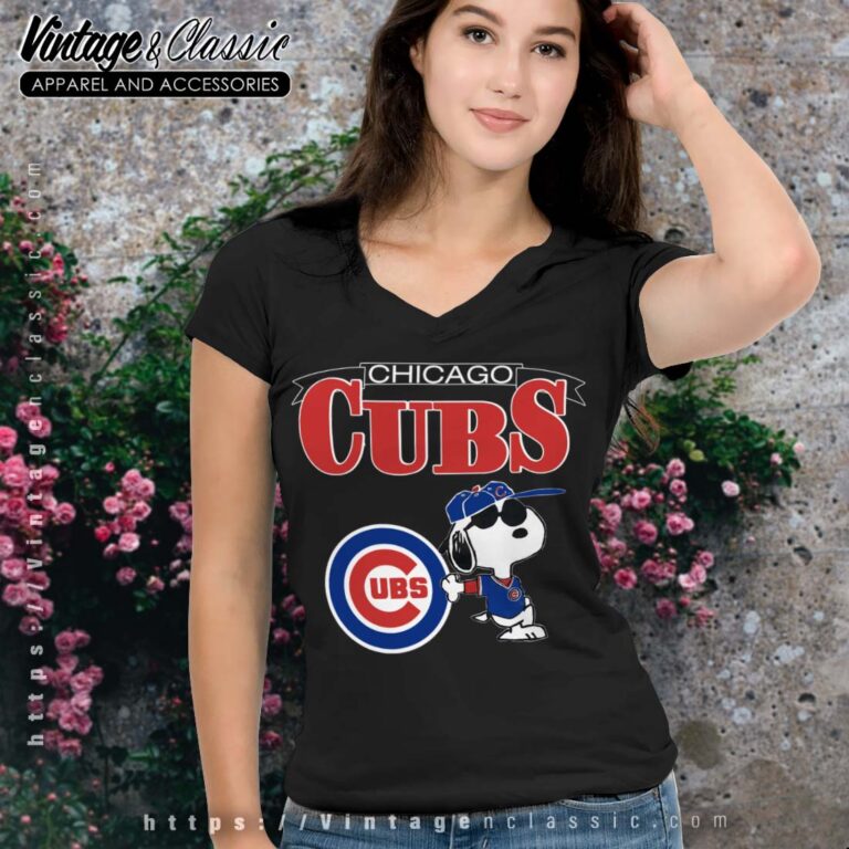 Chicago Cubs Snoopy Peanuts V Neck Chicago Cubs Snoopy Peanuts V Neck