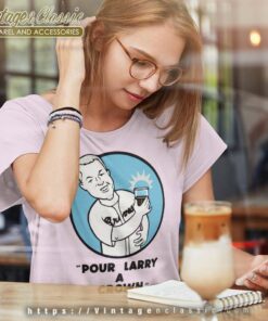 Chipper Jones Atlanta Braves Pour Larry A Crown Women TShirt