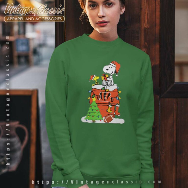Cincinnati Bengals Snoopy Christmas Sweatshirt Cincinnati Bengals Snoopy Christmas Sweatshirt