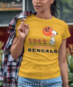 Cincinnati Bengals Snoopy Woodstock Team Walking Women T shirt
