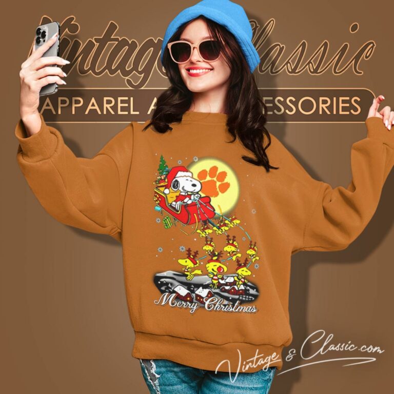 Clemson Tigers Santa Snoopy Merry Christmas Sweatshirt Clemson Tigers Santa Snoopy Merry Christmas Sweatshirt