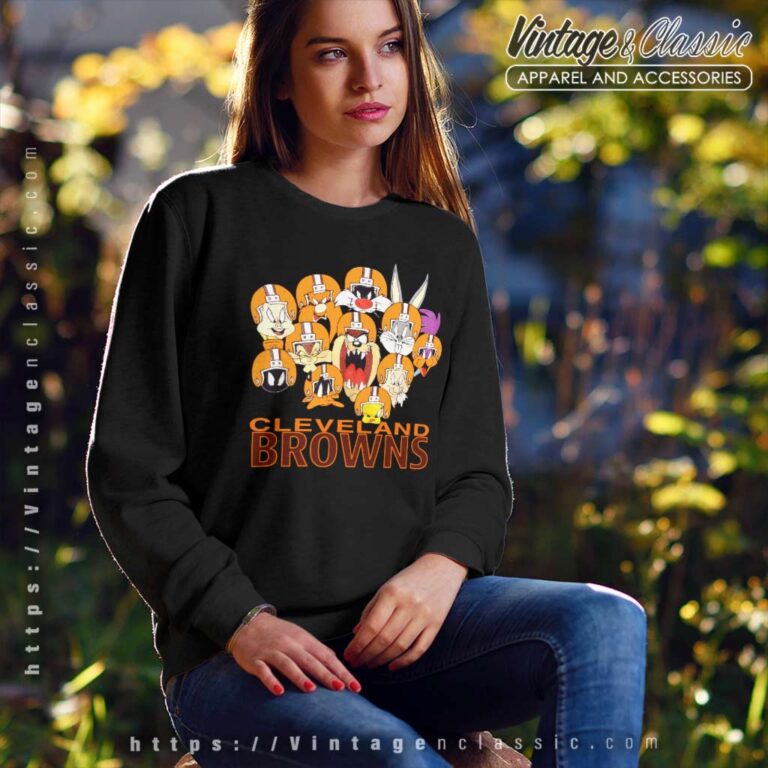 Cleveland Browns Looney Tunes Characters Sweatshirt Cleveland Browns Looney Tunes Characters Sweatshirt