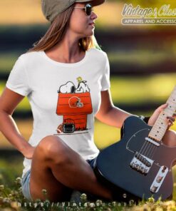 Cleveland Browns Snoopy And Woodstock Resting Together Women TShirt