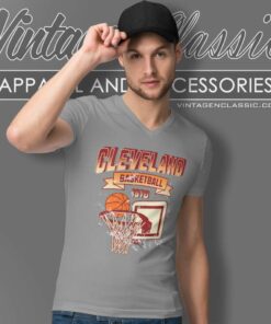 Cleveland Cavaliers Professional Basketball 1970 V Neck TShirt